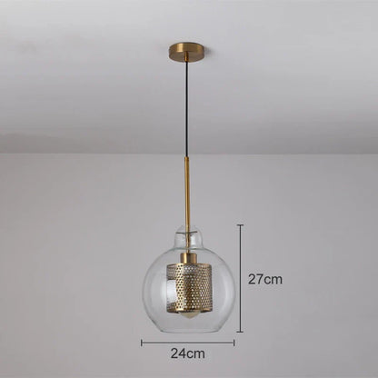 Lámpara colgante DecorBites™ con bola de cristal y malla dorada, estilo industrial para cocina.