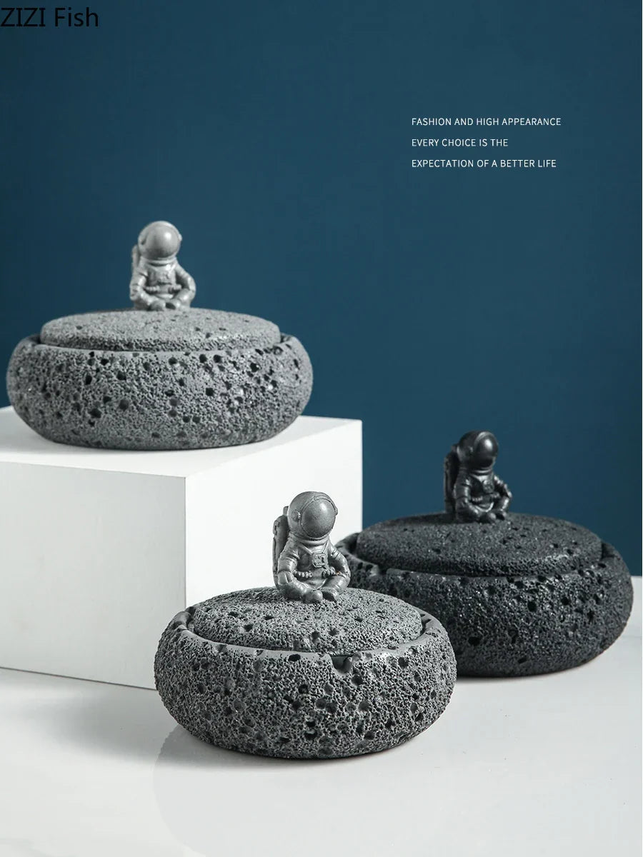 DecorBites™ Cement Astronaut Ashtray with Lid - High Temperature Resistant Cigar Ashtray