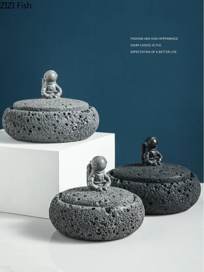 DecorBites™ Cement Astronaut Ashtray with Lid - High Temperature Resistant Cigar Ashtray