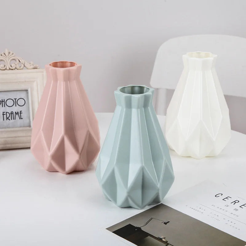 Modern Plastic Flower Vase - M