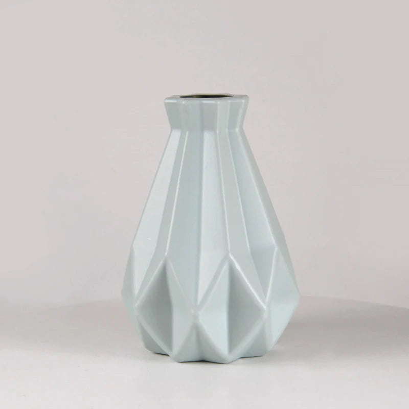 Modern Plastic Flower Vase - M