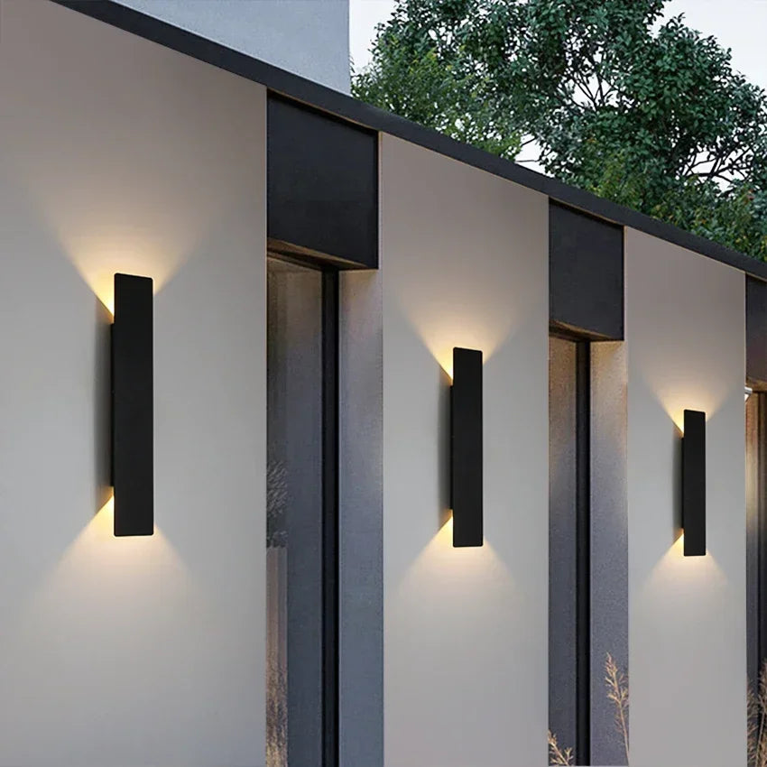 Pumous 18W Black Aluminium Wall Lamp