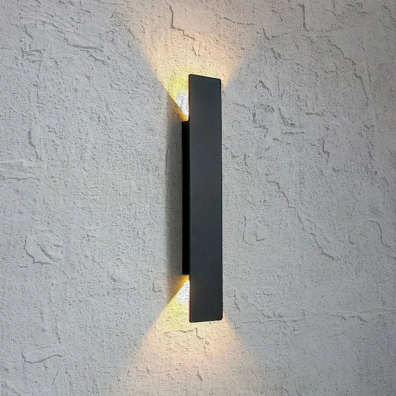 Pumous Black LED Outdoor Wall Lamp