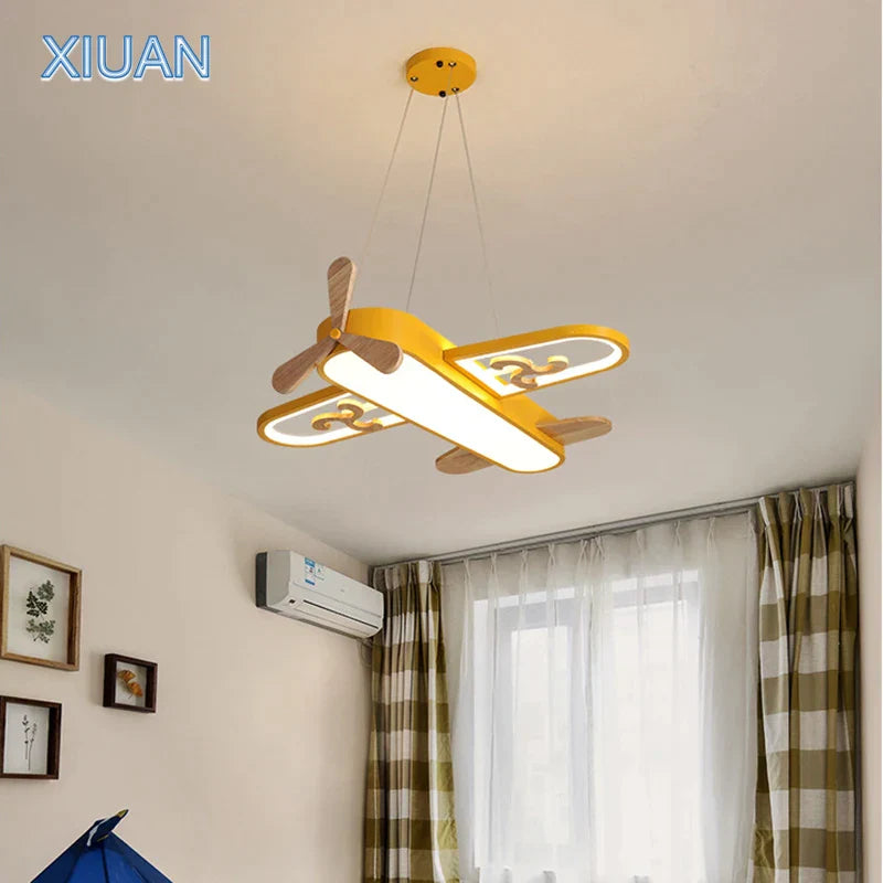ديكوربايتس™ مصابيح معلقة على شكل طائرة للأطفال مصنوعة من الخشب والمعدن ومصابيح LED لغرف الأطفال والمدارس