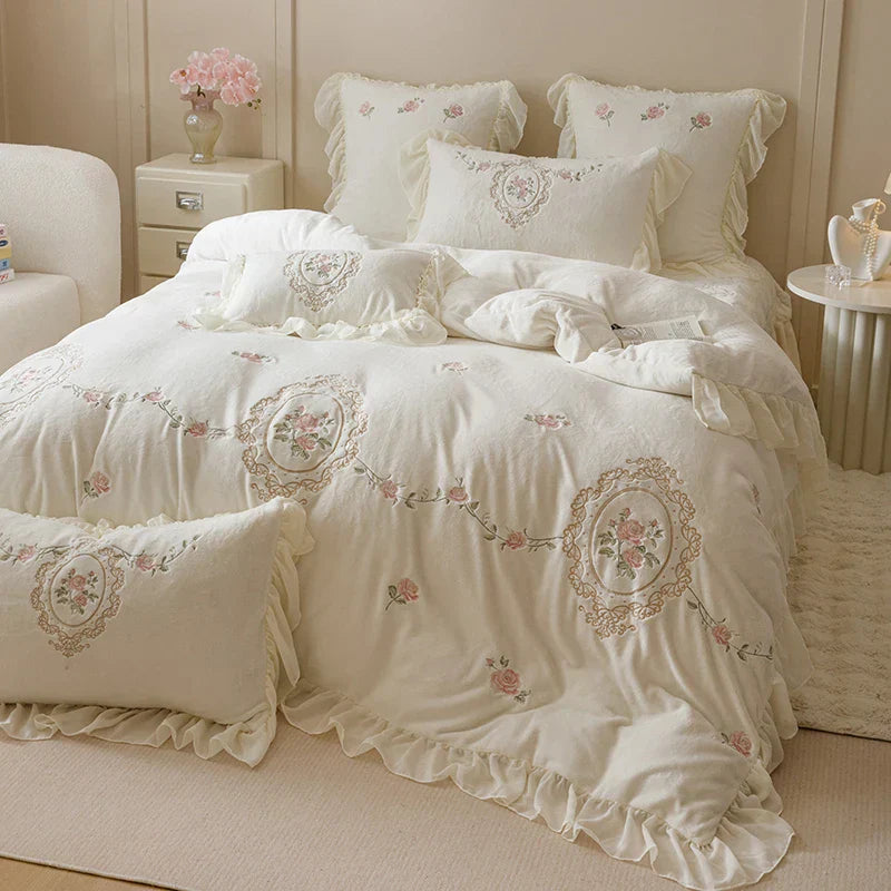 Decobites Velvet Rose Flowers Ruffles Princess Bedding Set with Embroidery