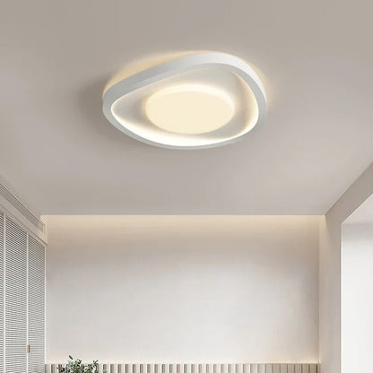 Lámparas de techo LED estilo crema DecorBites™ para una iluminación moderna y sencilla en la sala de estar.