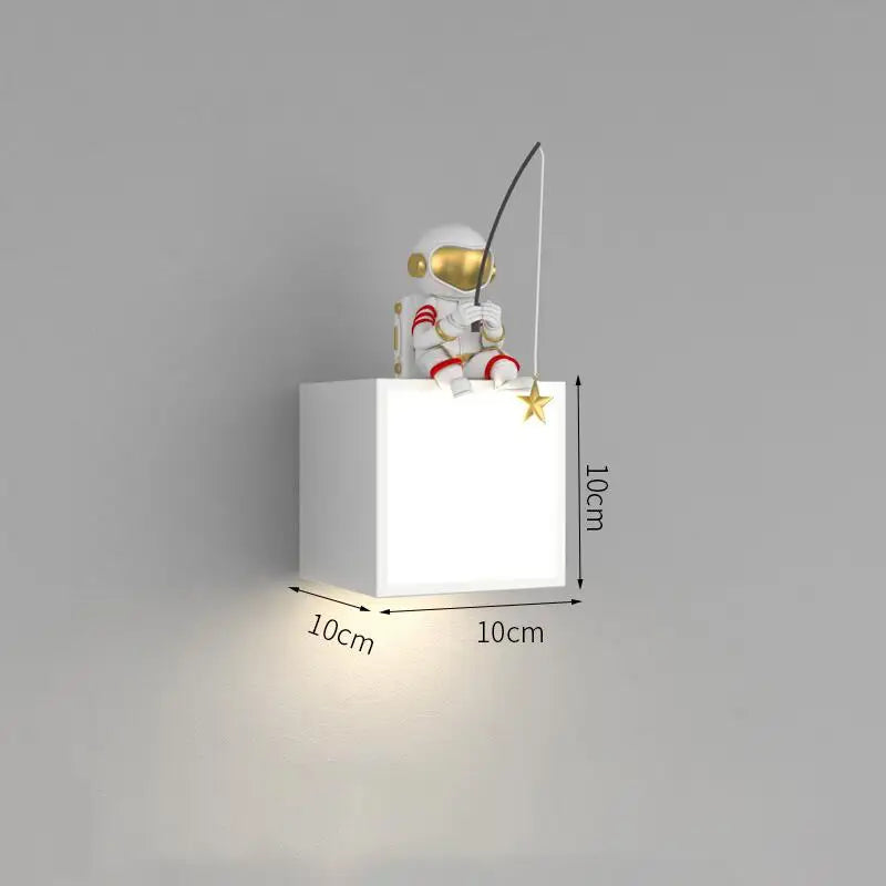ديكور بايتس™ - إضاءة معدنية بتصميم كرتوني لرائد فضاء لديكور غرفة المعيشة الإبداعي
