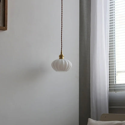 DecorBites™ مصباح LED معلق من النحاس والزجاج الأبيض لديكور غرفة المعيشة الحديثة