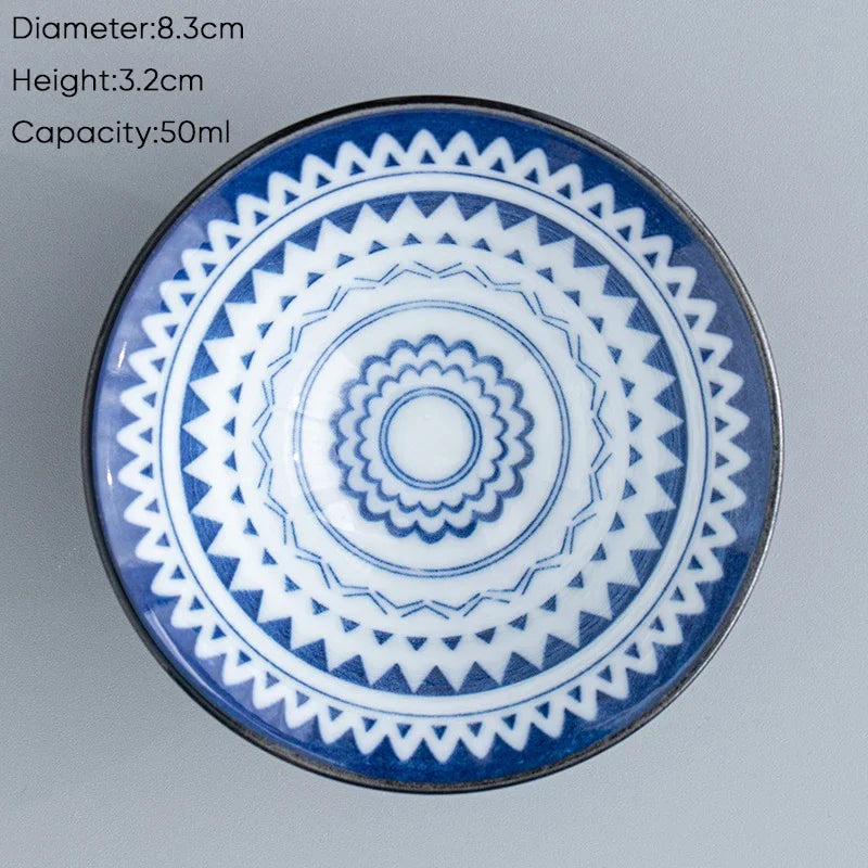 كوب شاي الكونغ فو من سيراميك ديكوربايتس™ باللونين الأزرق والأبيض، وكوب إسبريسو من البورسلين على الطريقة اليابانية