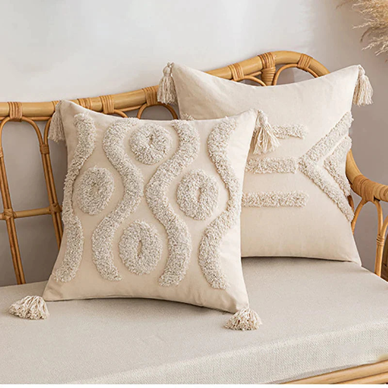 Funda de cojín DecorBites™ con diseño geométrico capitoné, color beige, estilo patchwork, estilo wabi-sabi.