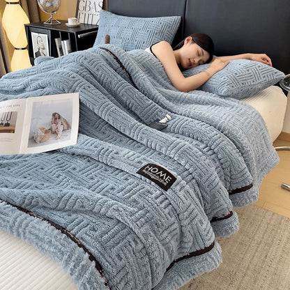 Manta de invierno de lujo de doble capa de forro polar coral DecorBites™