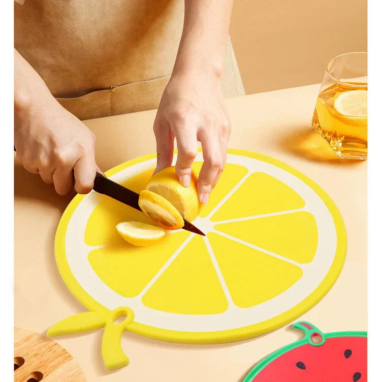 Tabla de cortar DecorBites™ con forma de fruta - Utensilios de cocina seguros para el hogar