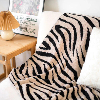 Decobites Zebra Stripes Warm Sofa Blanket Autumn Winter Comfort Shawl Bed Tail Blanket