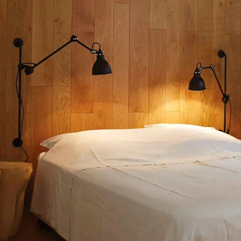 Lámpara de pared DecorBites™ Gras BL: Luz de lectura ajustable con brazo largo cromado