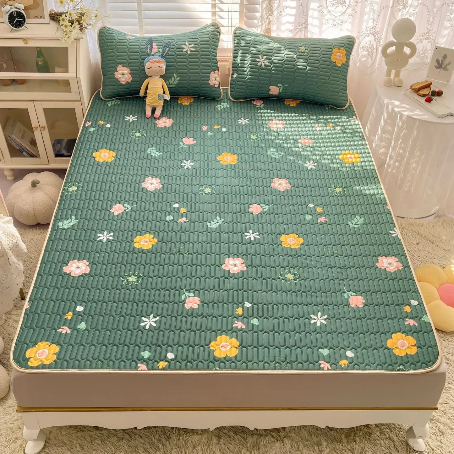 DecorBites™ Cartoon Print Silky Mattress Set: 4-Layer Quilted Breathable Cushion