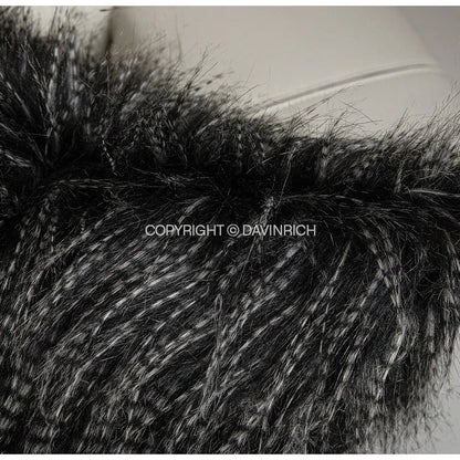 Funda de cojín DecorBites™ Luxe Black Fluffy: diseño moderno, sencillo y art déco.