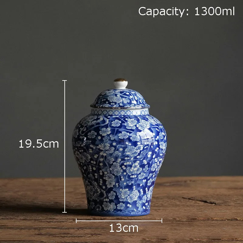 جرة ديكوربايتس™ من البورسلين الأزرق والأبيض المطلي بالذهب - ديكور مكتبي وخزفي للتخزين