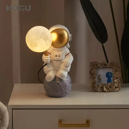 Lámpara de mesa DecorBites™ Astronauta Luna Planeta Luz nocturna Decoración para dormitorio Tema espacial
