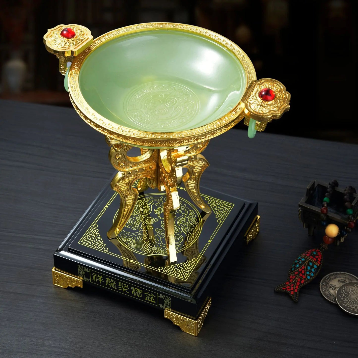 حامل زهور ديكور محظوظ من DecorBites™ للعرض في المنزل والمتجر