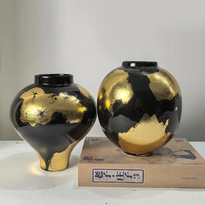 مزهرية خزفية من ديكوربايتس™ بنقشة ورق ذهبي - أصيص زهور مصنوع يدويًا لتزيين المنزل