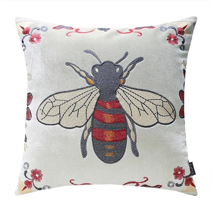 غطاء وسادة مطرز على شكل نحلة من DecorBites™ - تصميم حيواني رائع لديكور الأريكة