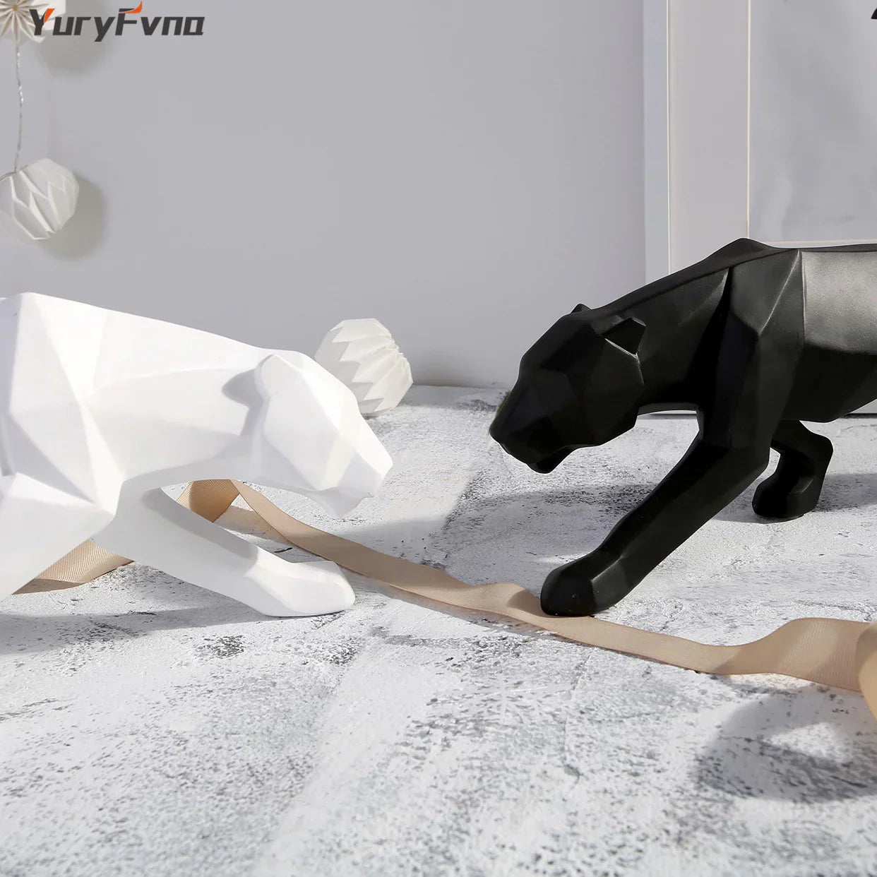 DecorBites™ Leopard Geometric Resin Statue - Modern Wildlife Panther Sculpture for Home Office