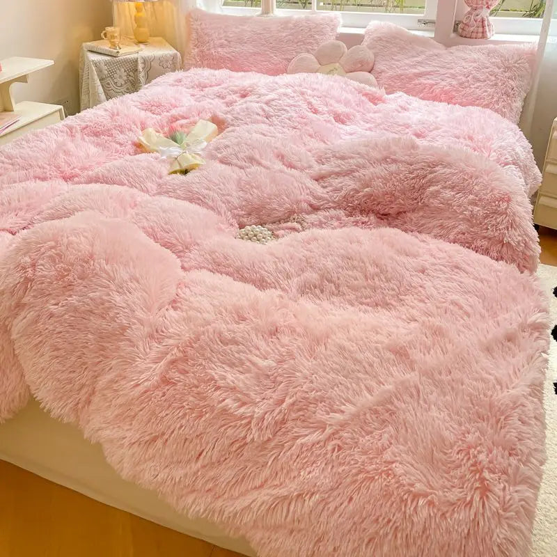 Decobites Shaggy Faux Rabbit Fur Bedding Set: Cozy Gradient Coral Fleece Quilt, Duvet Cover, Pillowcases