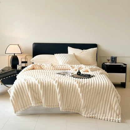 Manta DecorBites™ de forro polar coralino a rayas, color liso, ideal para el invierno. Funda para sofá, tamaños Queen y King.