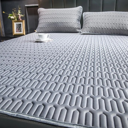 Decobites Super Thick Latex Queen Mattress Pad for Cool Summer Nights