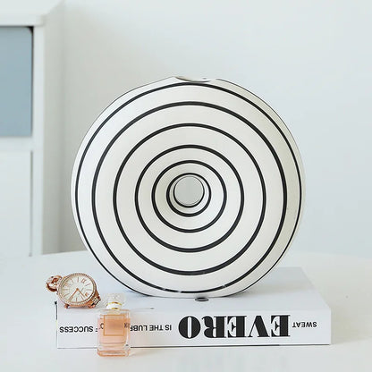 Jarrón de cerámica DecorBites™ con rayas geométricas y recortes redondos para decoración del hogar