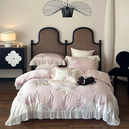 DecorBites™ Egyptian Cotton Flowers Bedding Set with Lace Ruffles, Queen/King, 1000TC