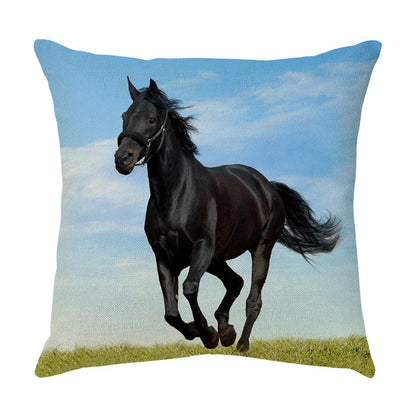 Funda de almohada DecorBites™ con estampado de caballo al galope: Funda de cojín de lino con estampado de caballo salvaje para decoración del hogar.