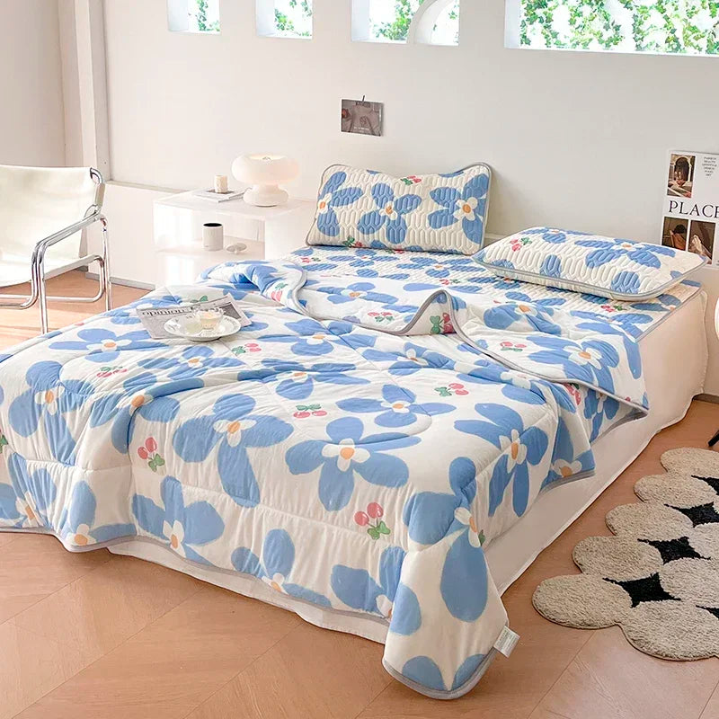 Decobites Cool Summer Blanket Set with Latex Bed Mat - Lightweight Breathable Comforter Bedding