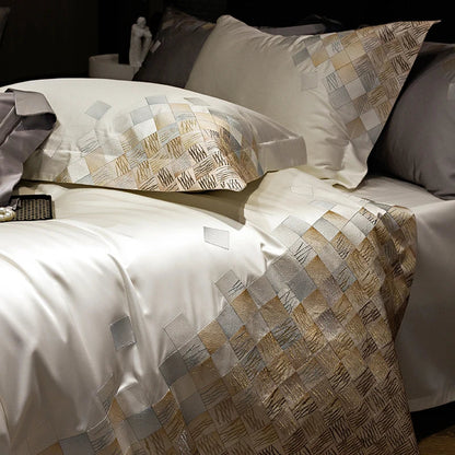 طقم مفروشات سرير فاخرة مطرزة من ديكوربايتس™، مكون من 4 قطع، باللون الأبيض اللؤلؤي/الرمادي، من قماش الساتان والقطن المزخرف