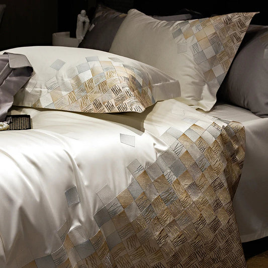 طقم مفروشات سرير فاخرة مطرزة من ديكوربايتس™، مكون من 4 قطع، باللون الأبيض اللؤلؤي/الرمادي، من قماش الساتان والقطن المزخرف