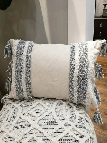 أغطية وسائد DecorBites™‎ المزخرفة بأمواج هندسية مع شرابات مطرزة