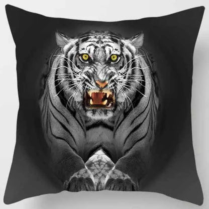 Funda de almohada DecorBites™ con diseño de tigre y león del mundo animal para una decoración adorable en el sofá o la sala de estar.