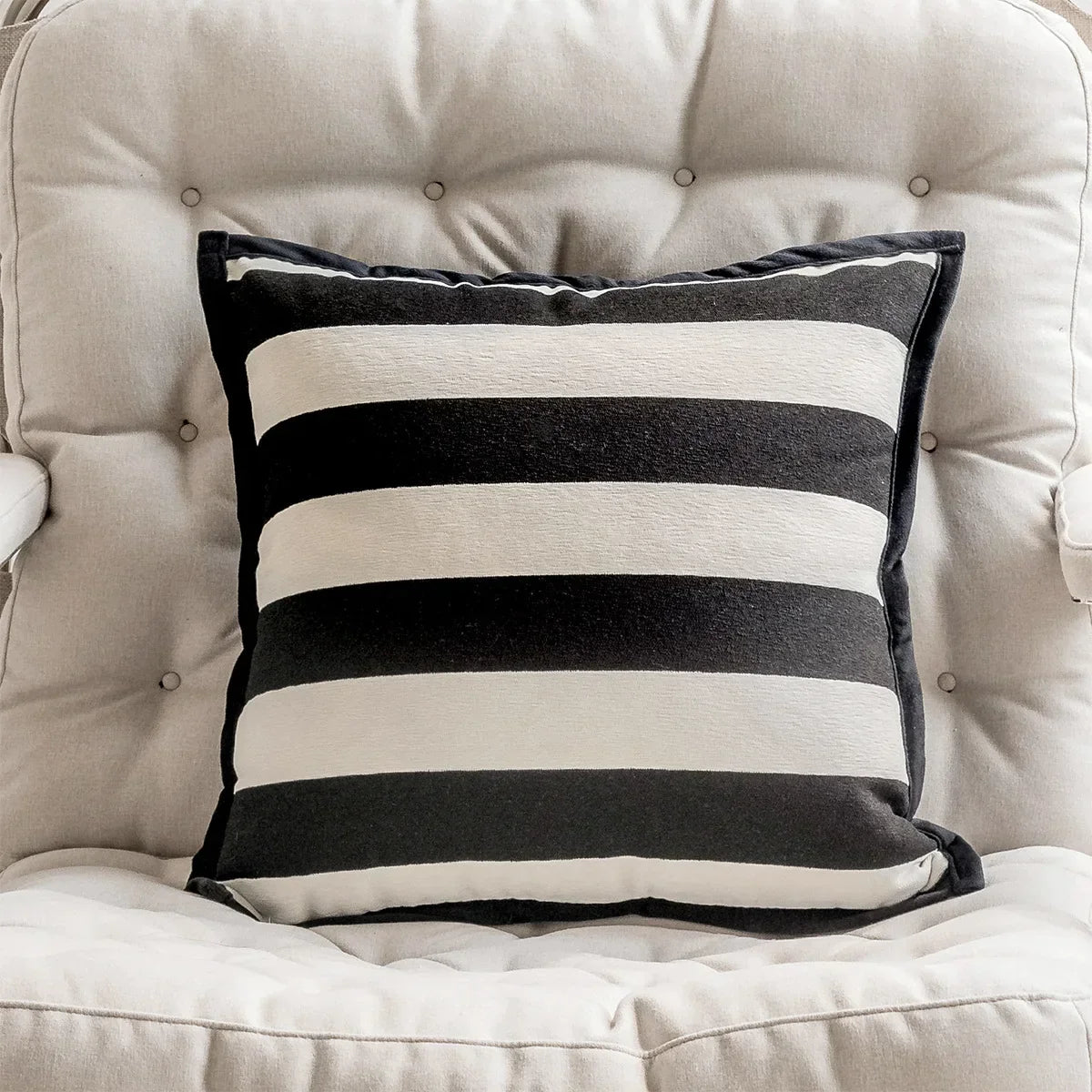 DecorBites™ Embroidered Jacquard Luxury Pillow Cover - Retro Light Luxury Cushion Cover