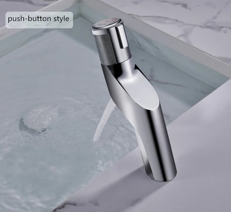 Grifo de Lavabo Decorbites™ Gold Basin: Mezclador de Empuje de Una Palanca para Baño, Material de Latón