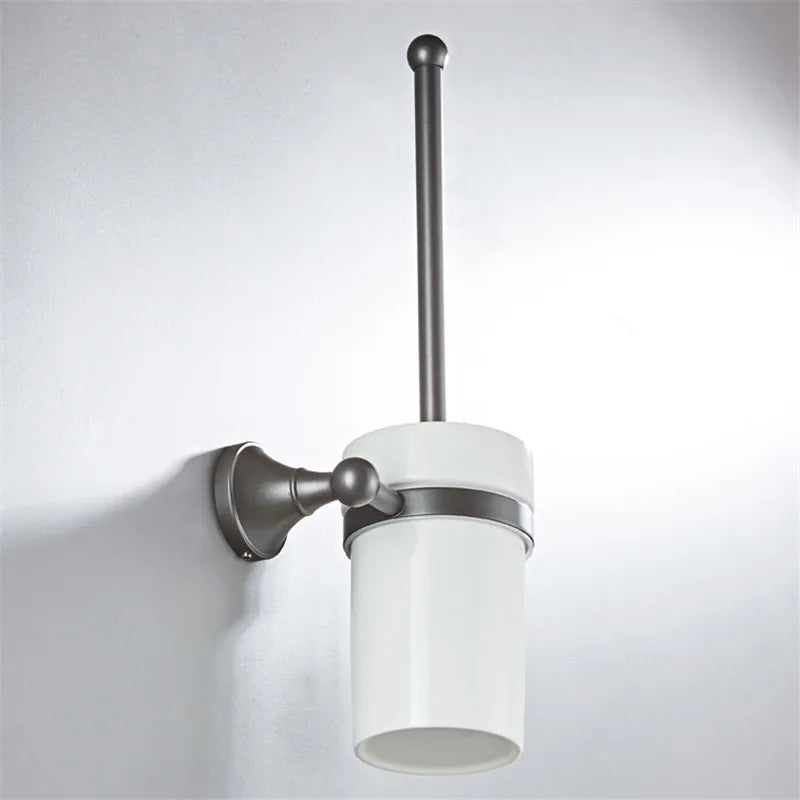 Juego de accesorios de baño DecorBites™ grises: toallero, portaescobillas, estante y jabonera.