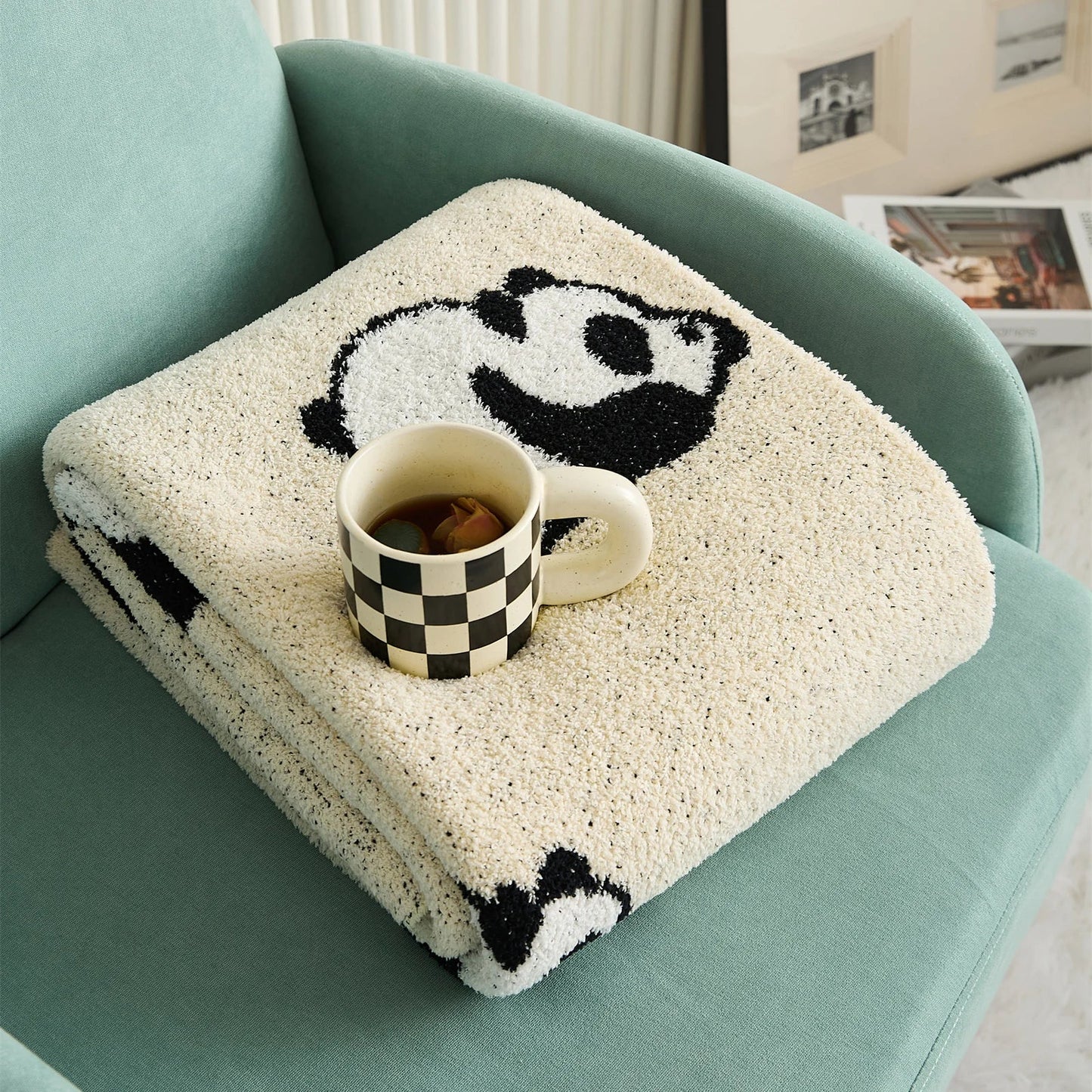 بطانية ديكوربايتس™ من الجاكار بتصميم باندا كاواي