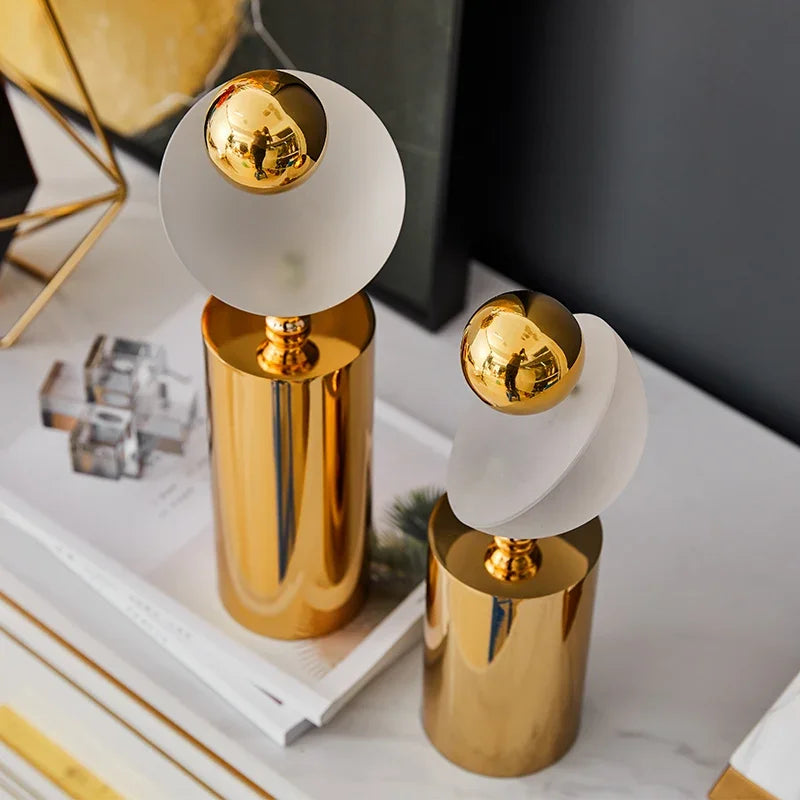 Adorno decorativo para el hogar DecorBites™ Bola geométrica dorada de cristal esmerilado