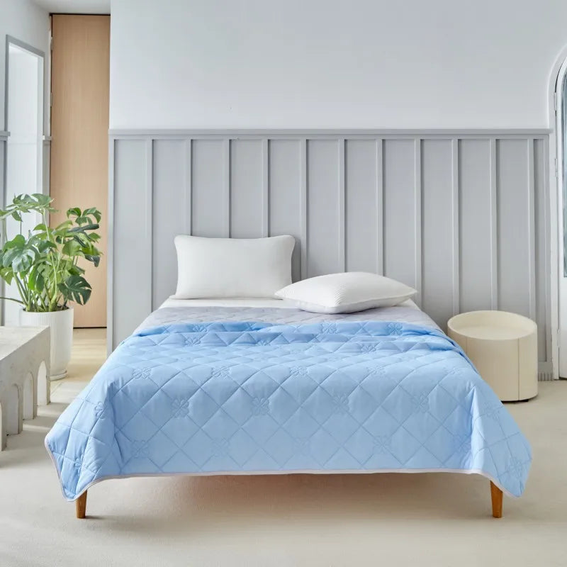 بطانية DecorBites™ Cool Summer: لحاف خفيف الوزن ناعم ومبرد بالثلج لمن يعانون من الحر أثناء النوم