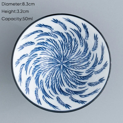 كوب شاي الكونغ فو من سيراميك ديكوربايتس™ باللونين الأزرق والأبيض، وكوب إسبريسو من البورسلين على الطريقة اليابانية