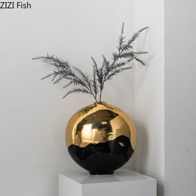 ديكورات مكتب مزهرية سيراميكية باللون الأسود الذهبي من DecorBites™، ديكور غرفة بسيط وأنيق بطابع زهري