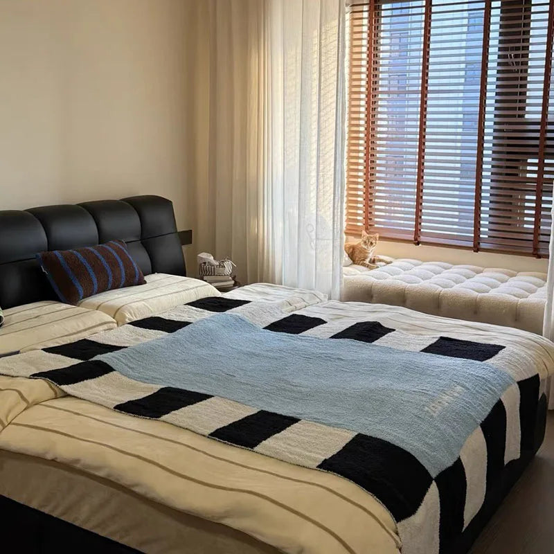 DecorBites™ Manta de sofá de franela acogedora y agradable para la piel para todas las estaciones setCellValue.