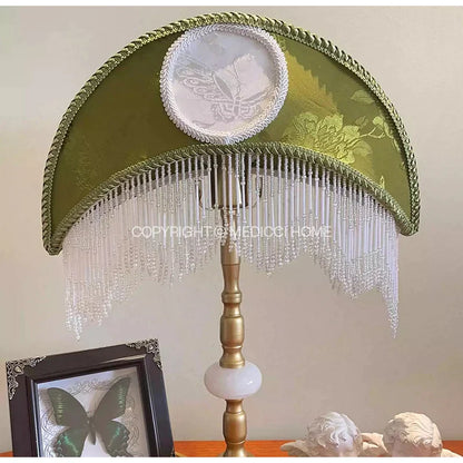 Pantalla de lámpara DecorBites™ con forma de luna creciente y borlas - Cubierta para lámpara de escritorio estilo victoriano medieval