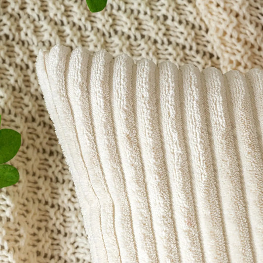 أغطية وسائد ديكوربايتس™ المخططة من قماش مخملي - أغطية وسائد ناعمة مزخرفة