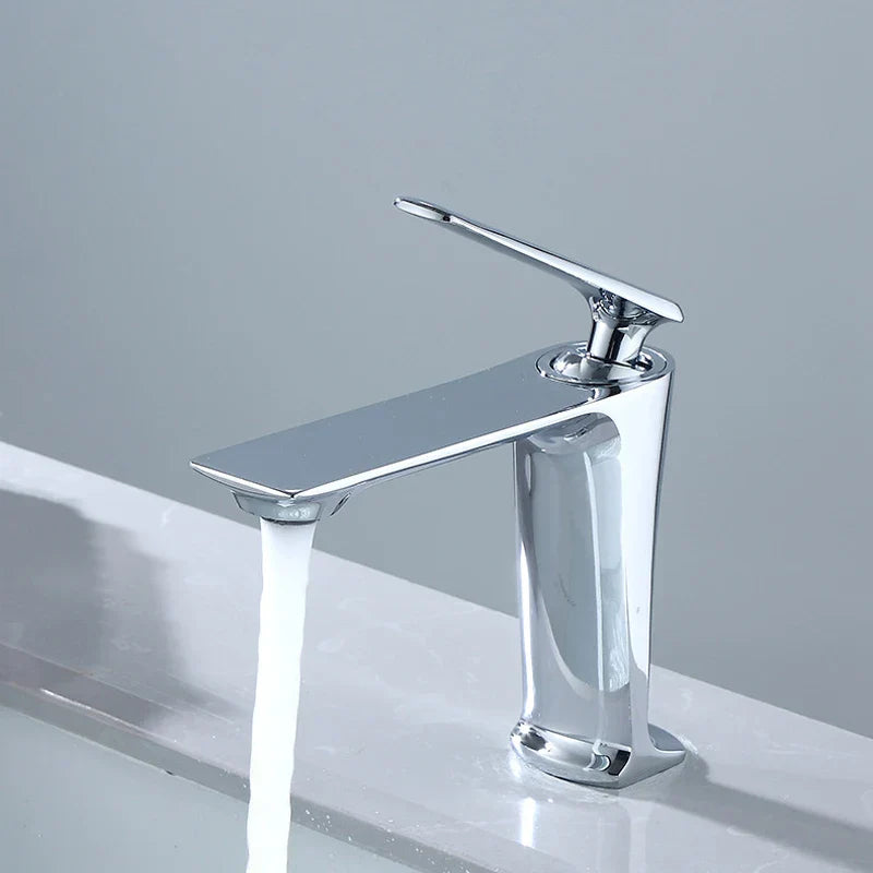 Mezclador de Lavabo Gold Basin™ con Asa Única para Tocador de Baño, Acabado en Cromo