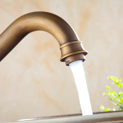 صنبور حوض نحاسي بلمسة نهائية عتيقة من DecorBites™ لخلاط حوض الحمام